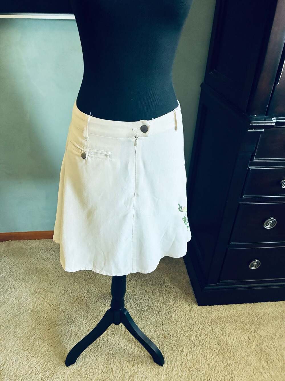 Da-Nang Surplus 100% Silk Cream Embroidered Floral A-Line Skirt Sz M A574